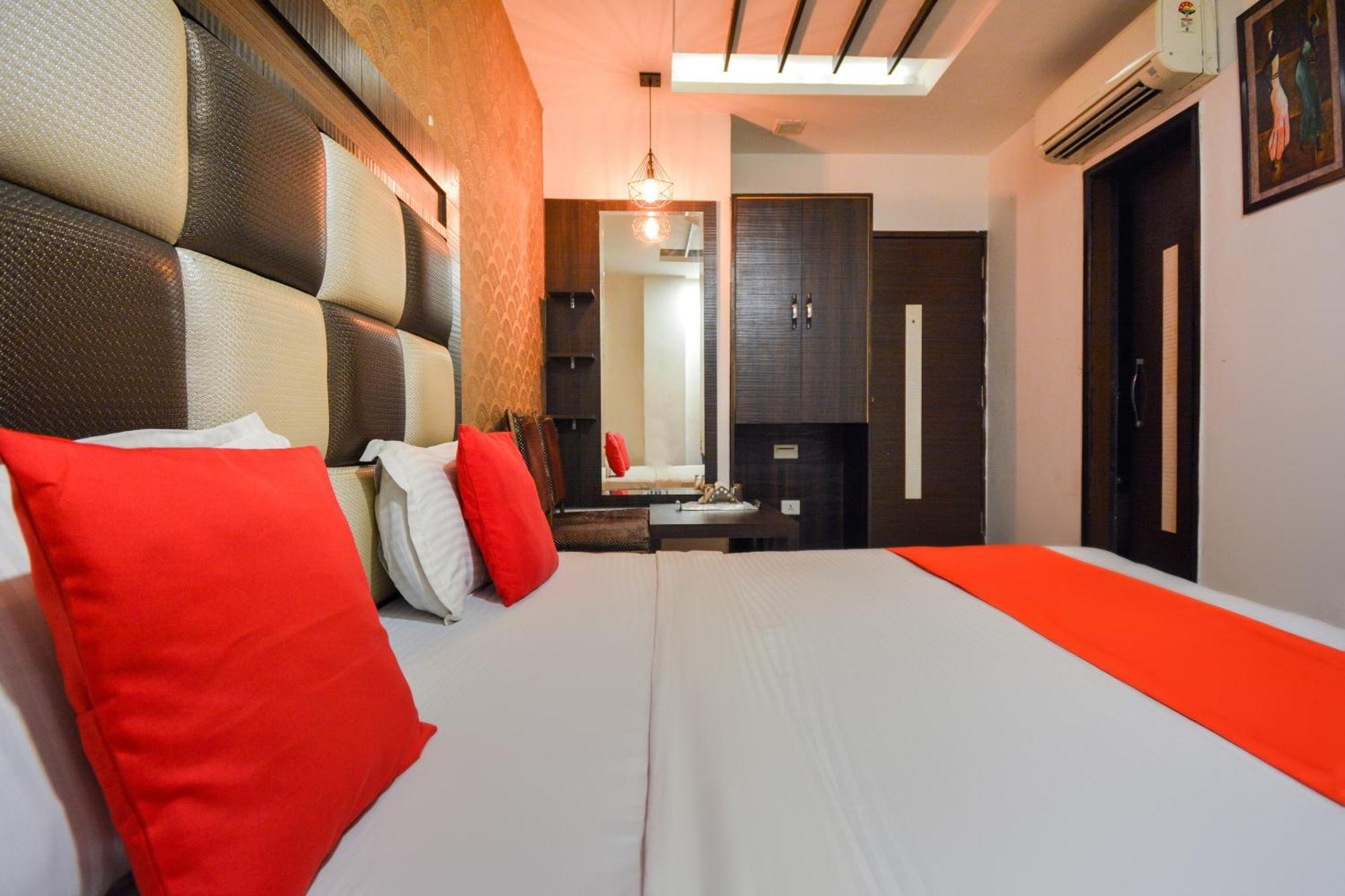 Hotel O Lexis Ludhiana Eksteriør billede