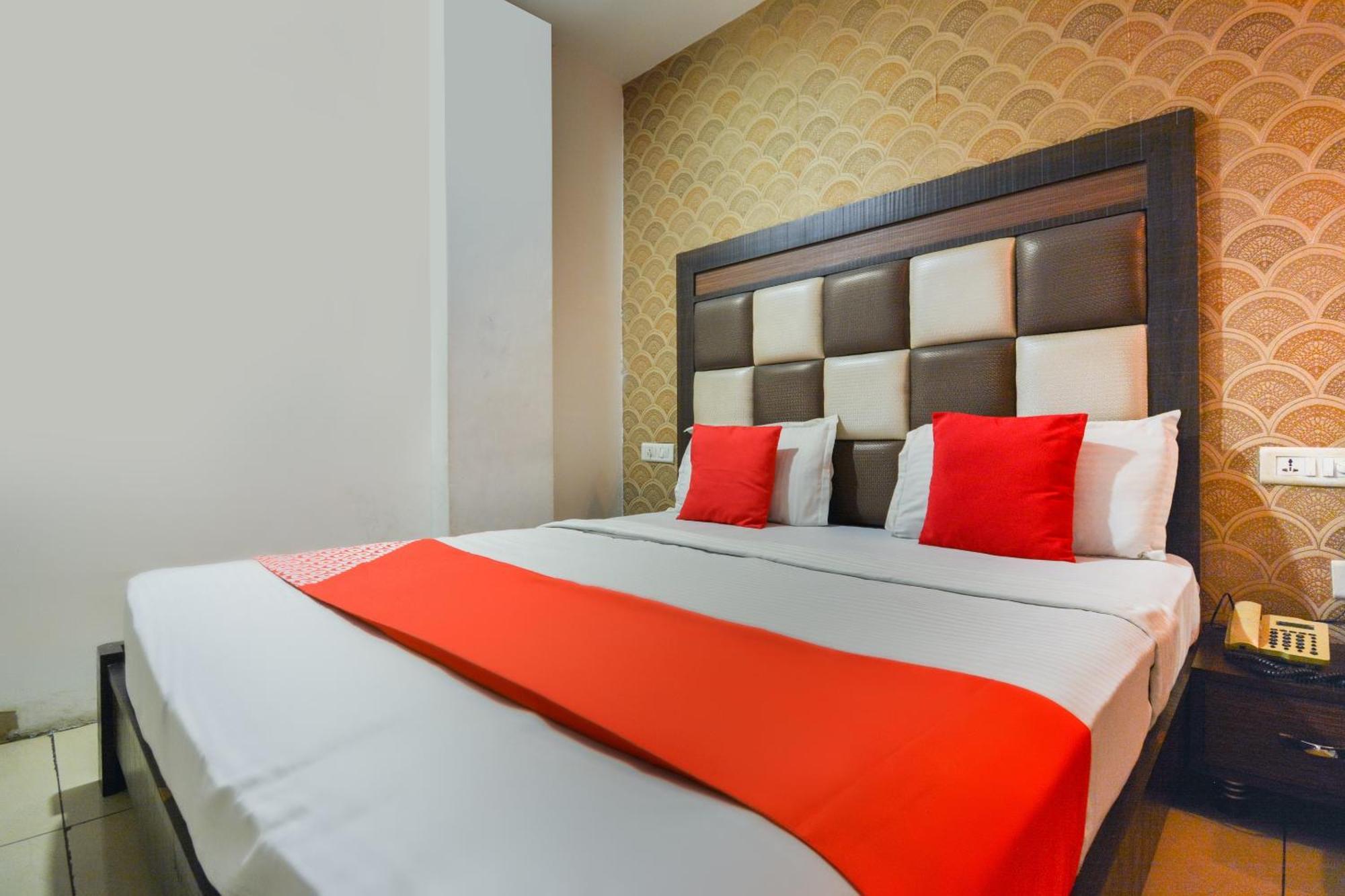 Hotel O Lexis Ludhiana Eksteriør billede