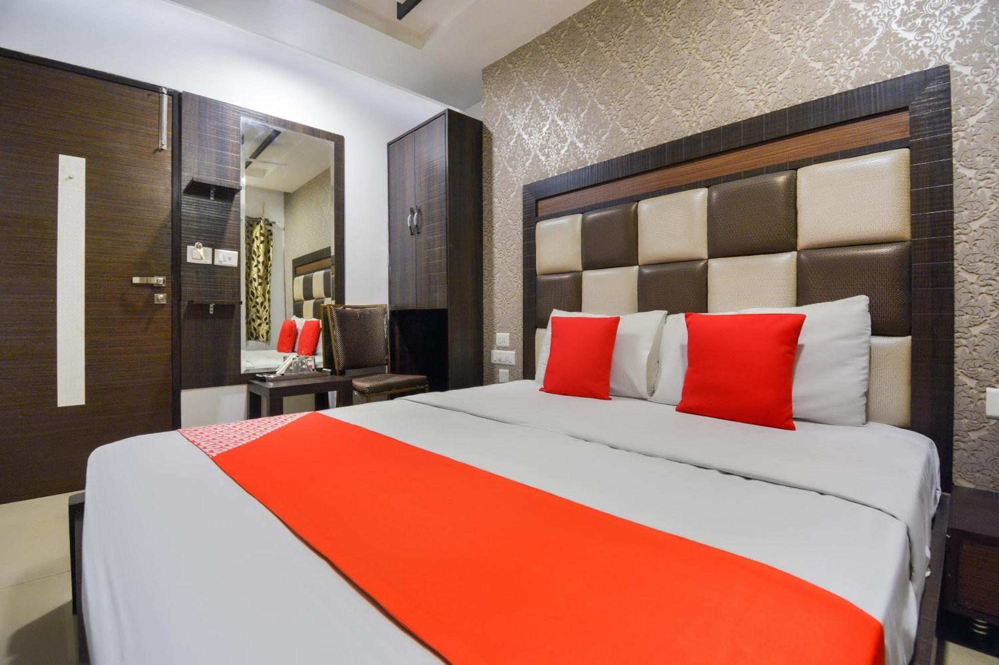 Hotel O Lexis Ludhiana Eksteriør billede